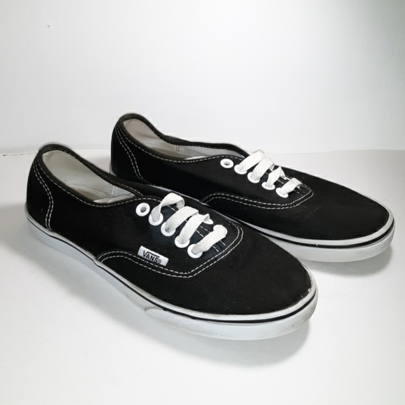 Van's old skool black low top womans 6 mens 4.5 - Picture 1 of 5